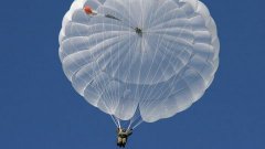 Еще экстремальнее. Сургутянка организовала бизнес по прыжкам с просроченным парашютом Еще экстремальнее. Сургутянка организовала бизнес по прыжкам с просроченным парашютом